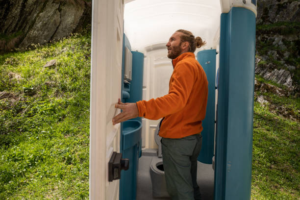 Portable Toilet Options We Offer in Rexland Acres, CA